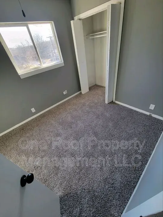 1 Bed 1 Bath Modern Contemporary Residence in Kansas City, KS - 5