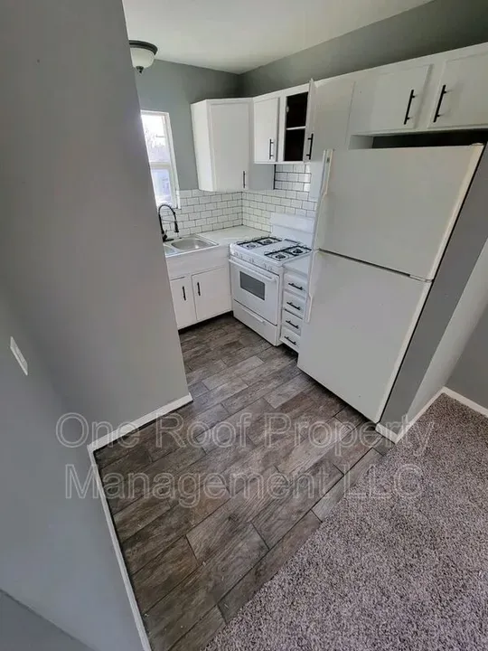 1 Bed 1 Bath Modern Contemporary Residence in Kansas City, KS - 2