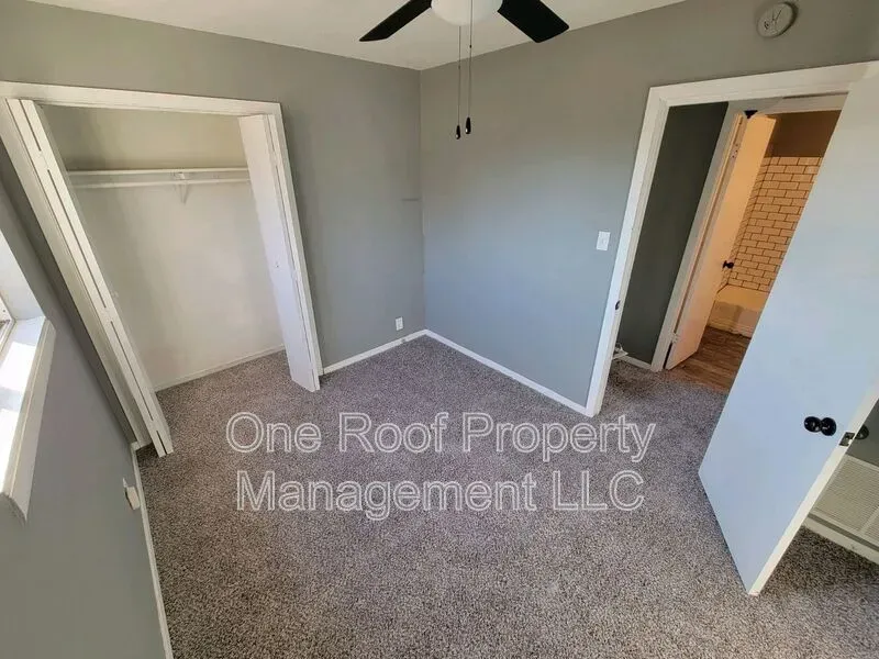1 Bed 1 Bath Modern Contemporary Residence in Kansas City, KS - 4