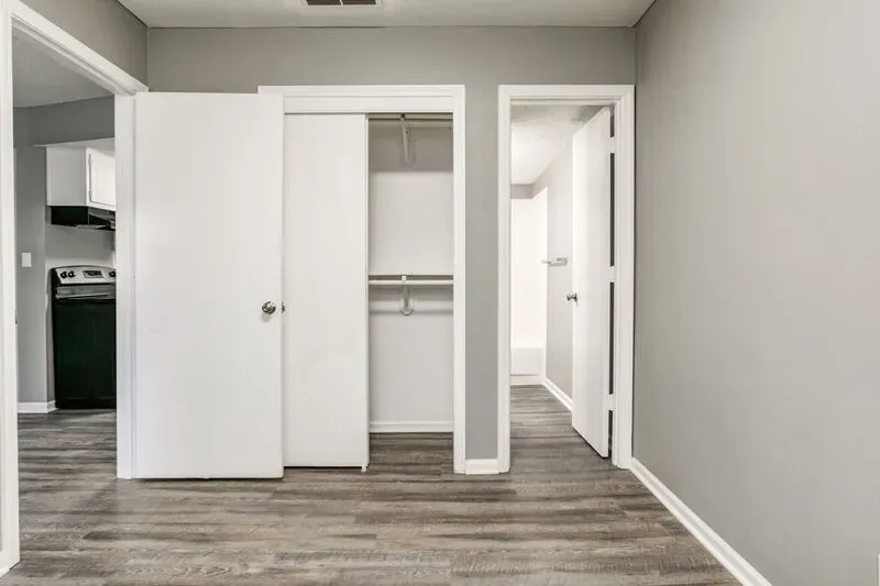 1 Bed 1 Bath Modern Contemporary Residence in Kansas City, KS - 3