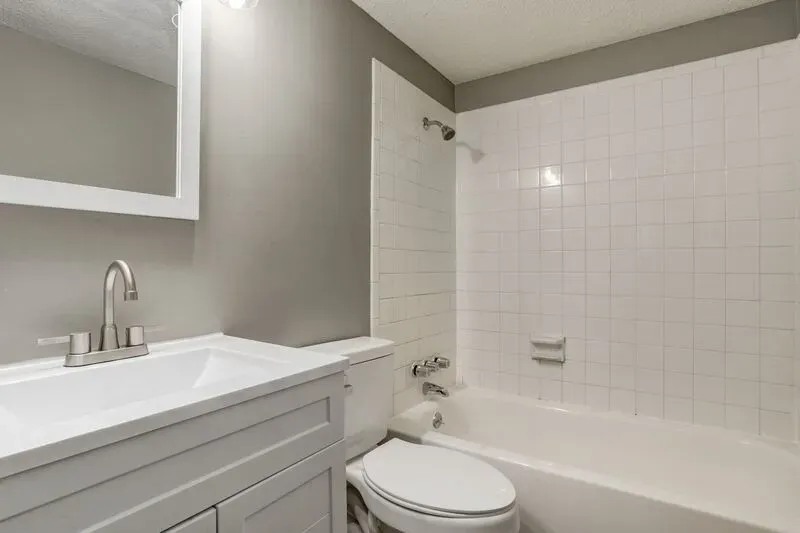 1 Bed 1 Bath Modern Contemporary Residence in Kansas City, KS - 4
