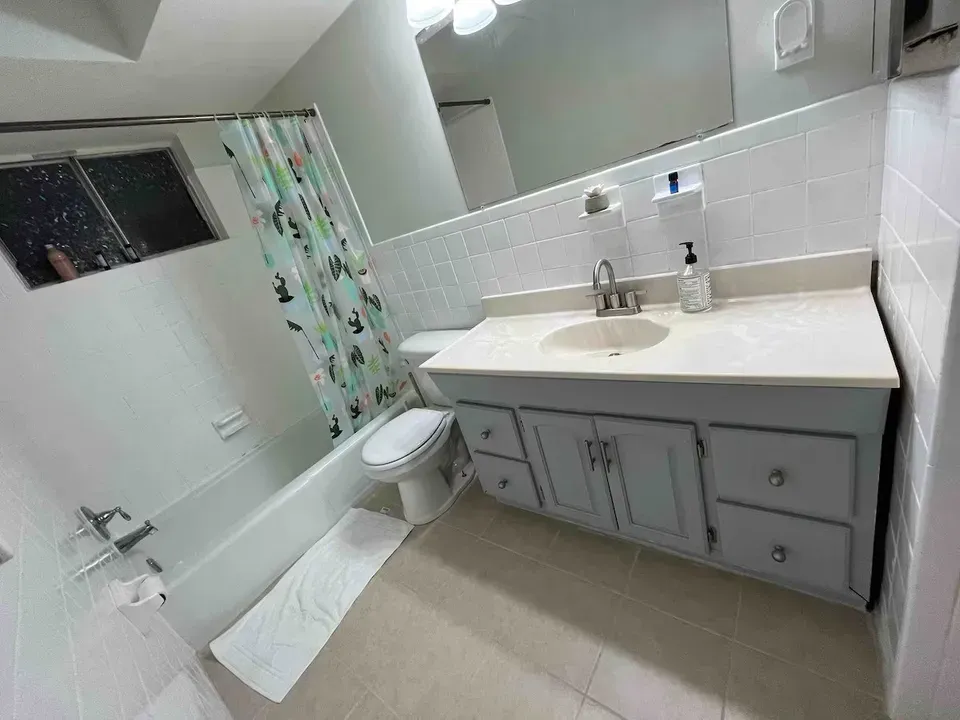 1 Bed 1 Bath Modern Contemporary Residence in Norfolk, VA - 2