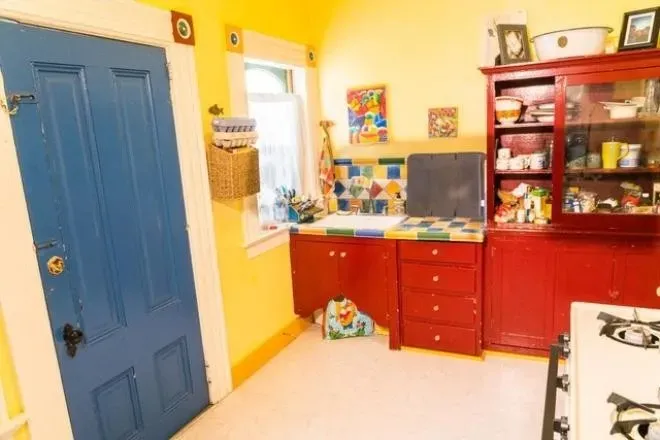 1 Bed 1 Bath Modern Contemporary Residence in Santa Cruz, CA