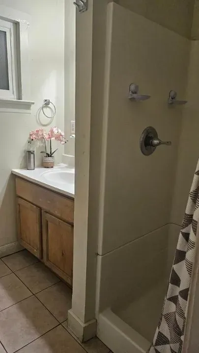 1 Bed 1 Bath Modern Contemporary Residence in Santa Cruz, CA - 2