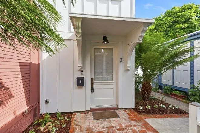 1 Bed 1 Bath Modern Contemporary Residence in Santa Cruz, CA - 2