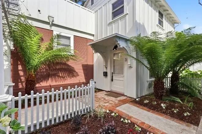1 Bed 1 Bath Modern Contemporary Residence in Santa Cruz, CA - 4