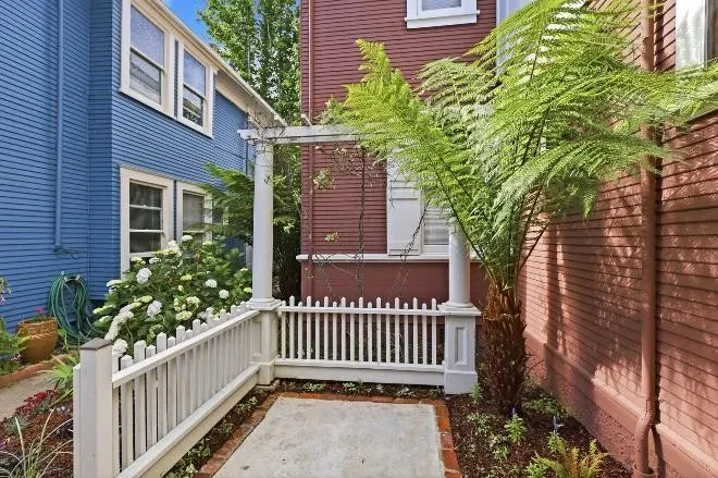 1 Bed 1 Bath Modern Contemporary Residence in Santa Cruz, CA - 5