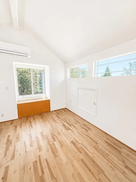 1 Bed 1 Bath Modern Contemporary Residence in Santa Cruz, CA - 3