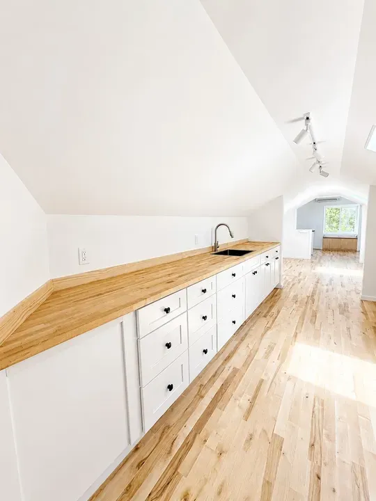 1 Bed 1 Bath Modern Contemporary Residence in Santa Cruz, CA - 4