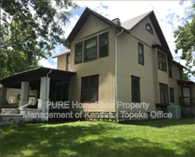 1 Bed 1 Bath Modern Contemporary Residence in Topeka, KS