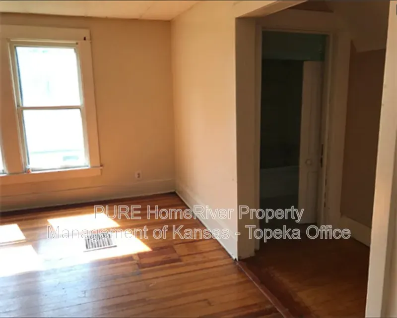 1 Bed 1 Bath Modern Contemporary Residence in Topeka, KS - 2