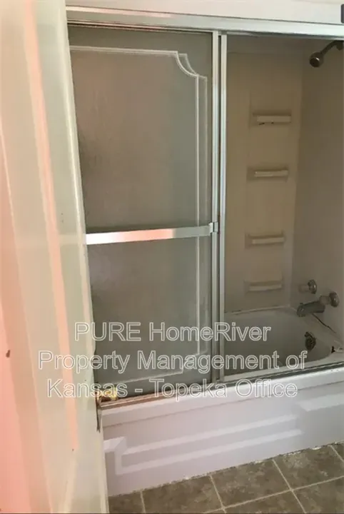 1 Bed 1 Bath Modern Contemporary Residence in Topeka, KS - 4