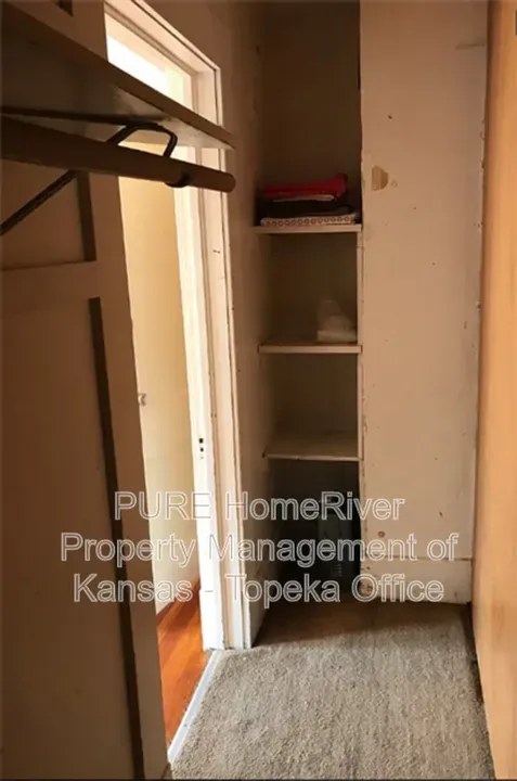 1 Bed 1 Bath Modern Contemporary Residence in Topeka, KS - 5