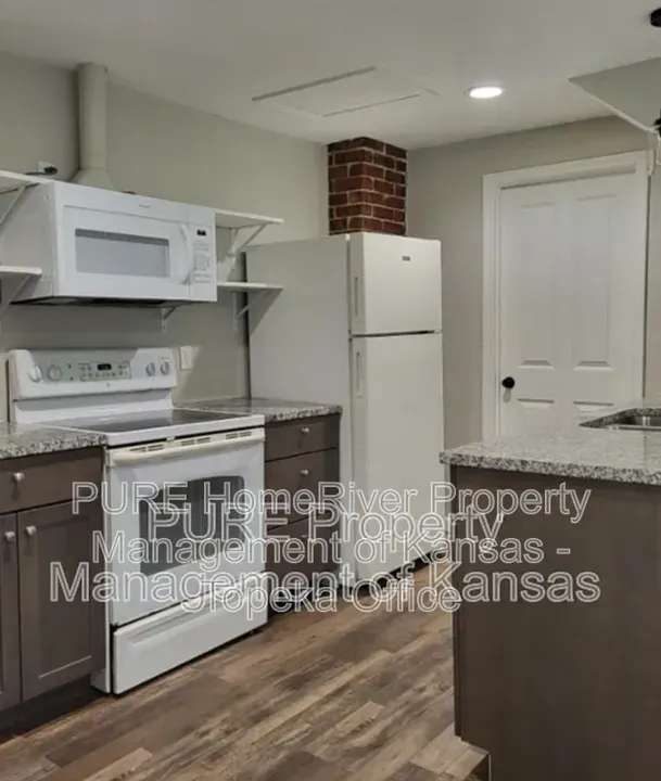 1 Bed 1 Bath Modern Contemporary Residence in Topeka, KS - 2