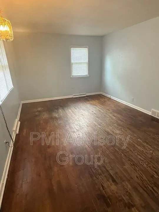1 Bed 1 Bath Modern Contemporary Residence in Topeka, KS - 2