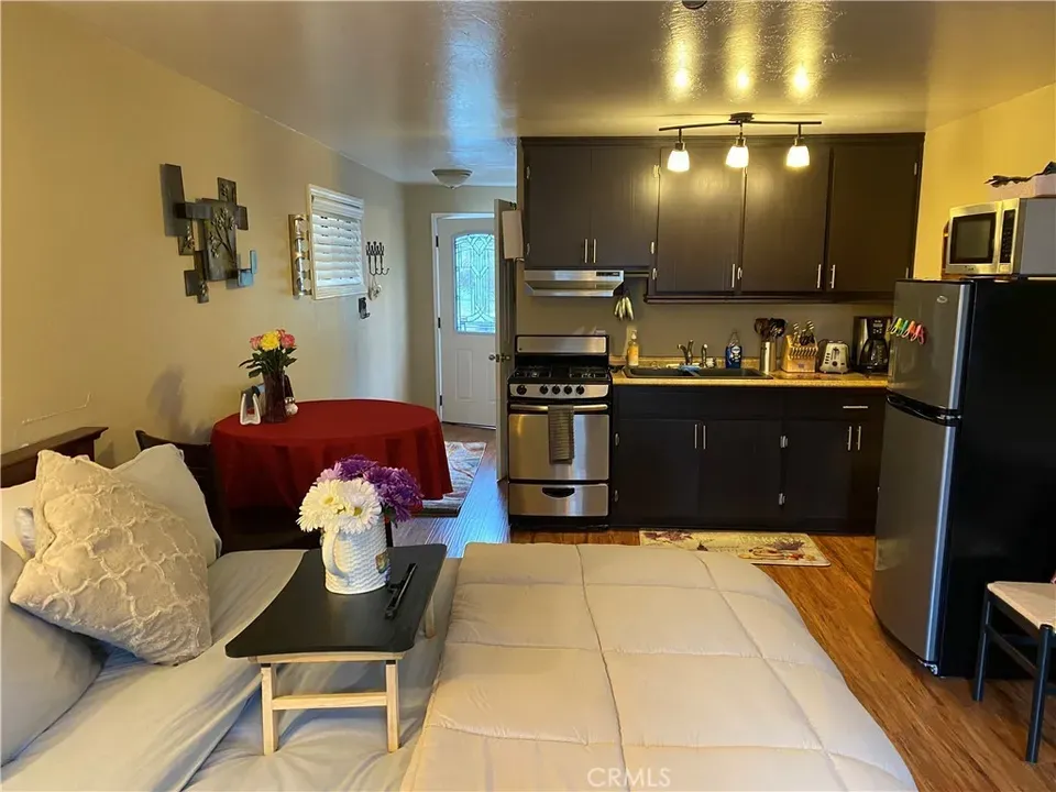 1 Bed 1 Bath Traditional Suburban Family Home in Temecula, CA - 5