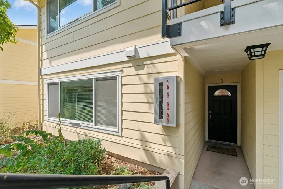 1 Bed 1 Bath Urban Residential Condo in Bellevue, WA - 2