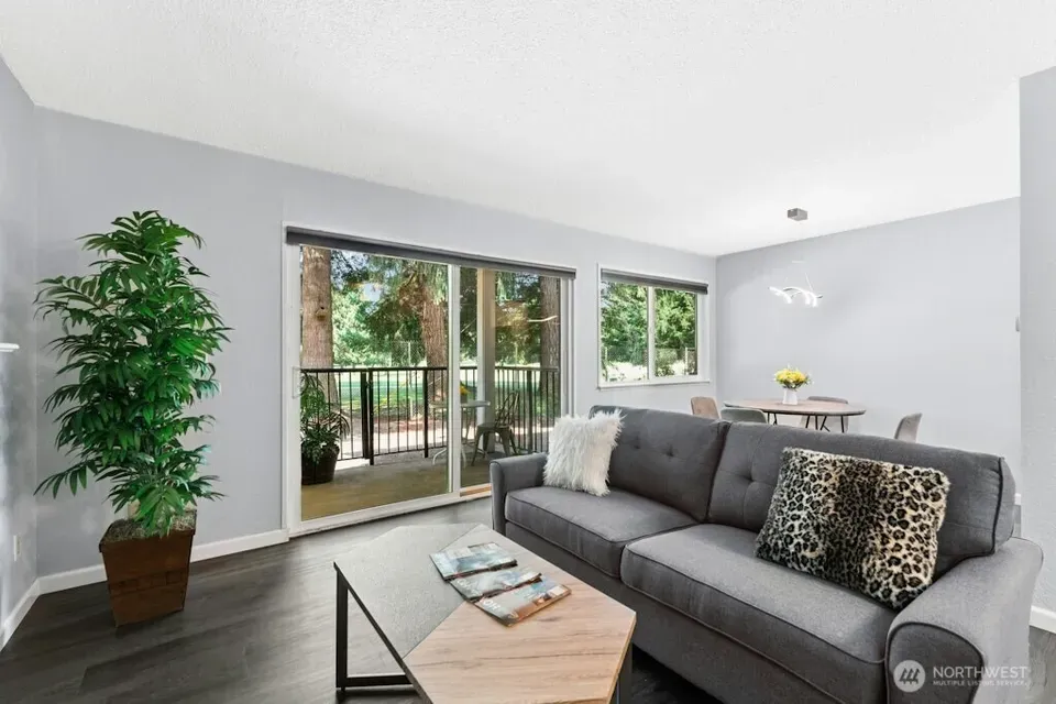 1 Bed 1 Bath Urban Residential Condo in Bellevue, WA - 4