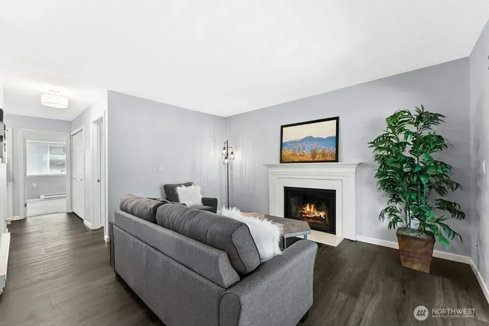1 Bed 1 Bath Urban Residential Condo in Bellevue, WA - 5
