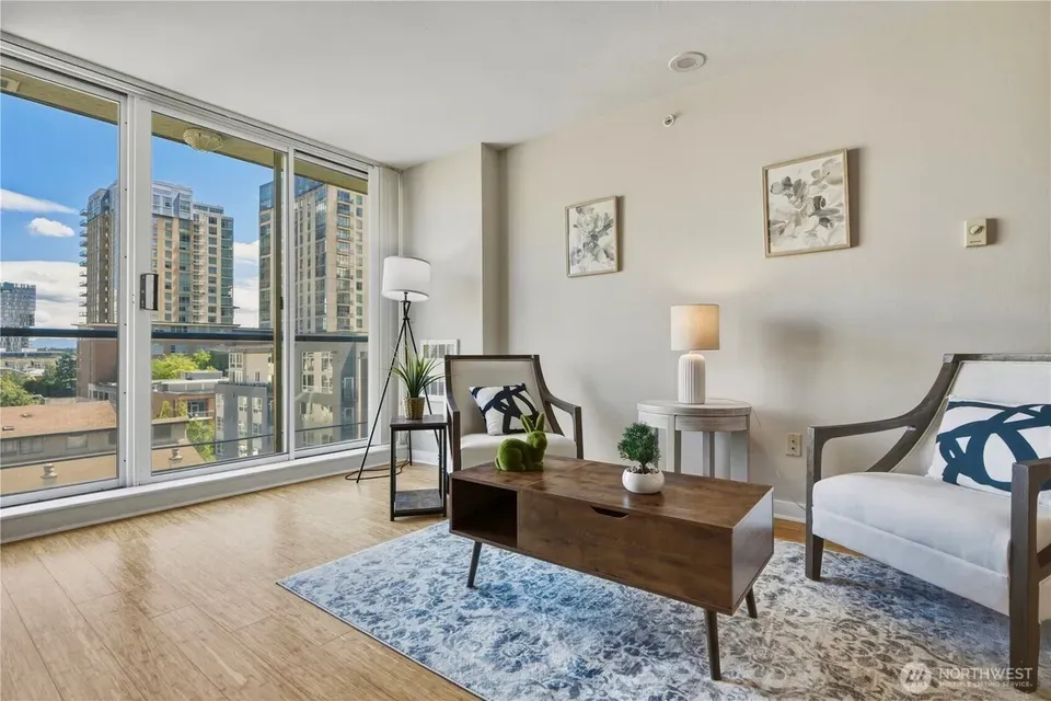 1 Bed 1 Bath Urban Residential Condo in Bellevue, WA - 4