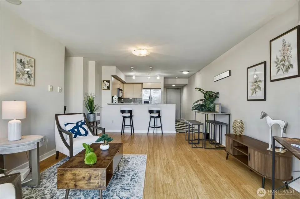 1 Bed 1 Bath Urban Residential Condo in Bellevue, WA - 5