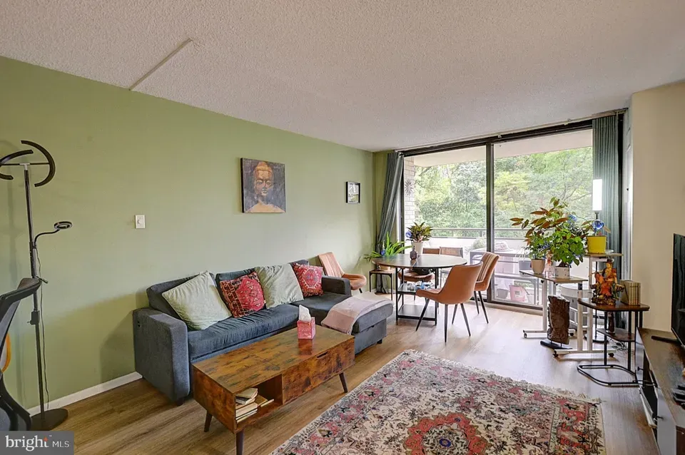 1 Bed 1 Bath Urban Residential Condo in Bethesda, MD