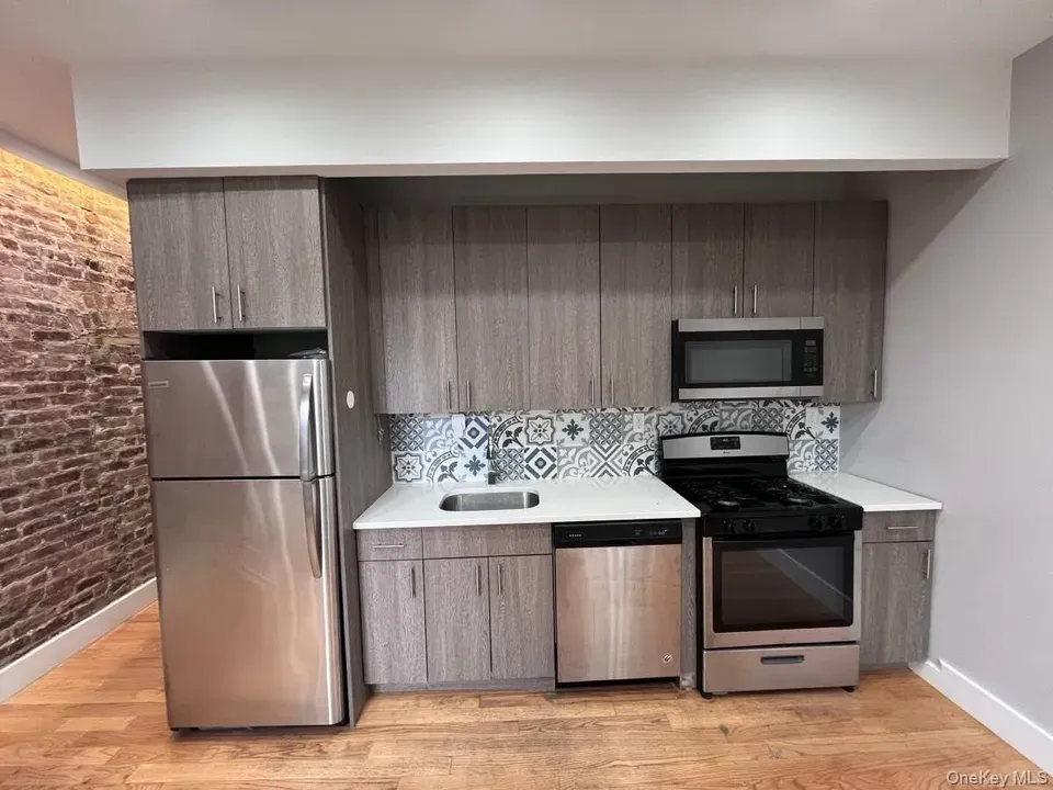 1 Bed 1 Bath Urban Residential Condo in Brooklyn, NY - 4