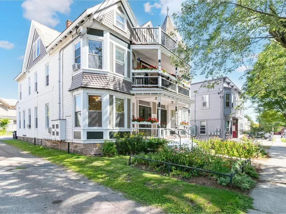 1 Bed 1 Bath Urban Residential Condo in Burlington, VT