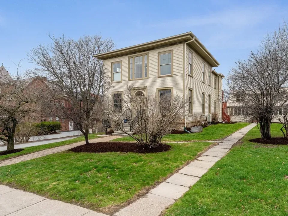 1 Bed 1 Bath Urban Residential Condo in Burlington, VT