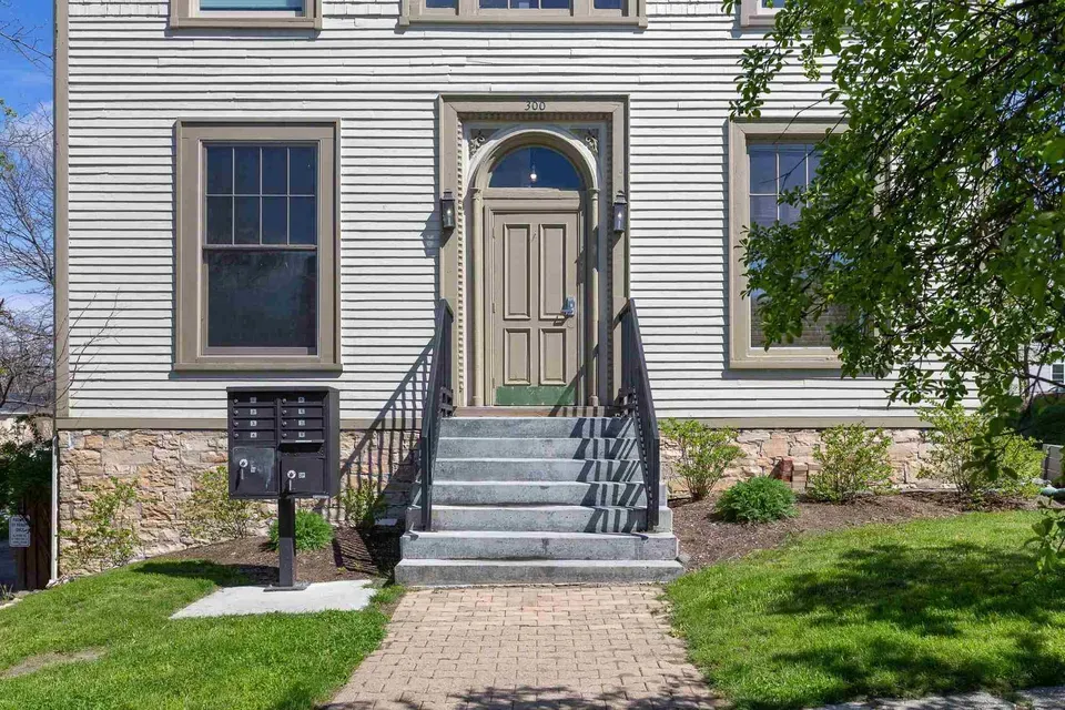 1 Bed 1 Bath Urban Residential Condo in Burlington, VT - 2