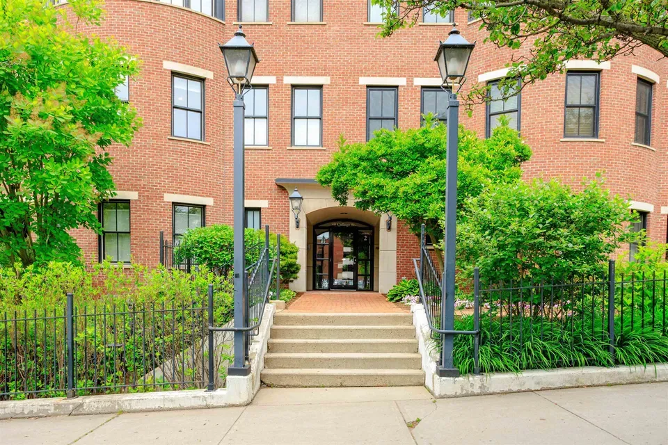 1 Bed 1 Bath Urban Residential Condo in Burlington, VT - 1