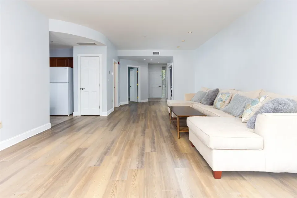 1 Bed 1 Bath Urban Residential Condo in Burlington, VT - 5