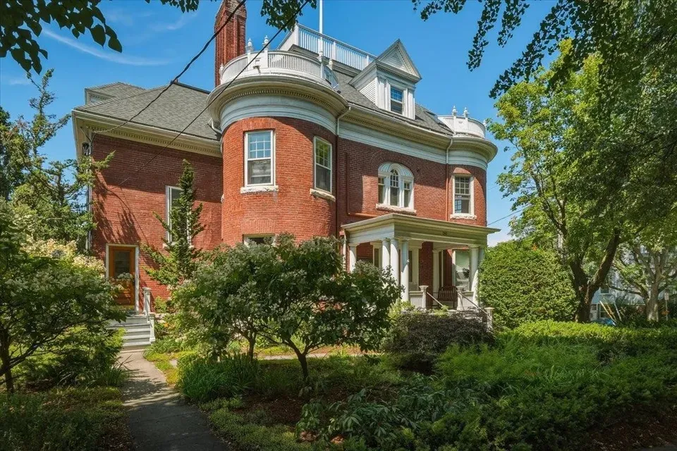 1 Bed 1 Bath Urban Residential Condo in Burlington, VT - 1