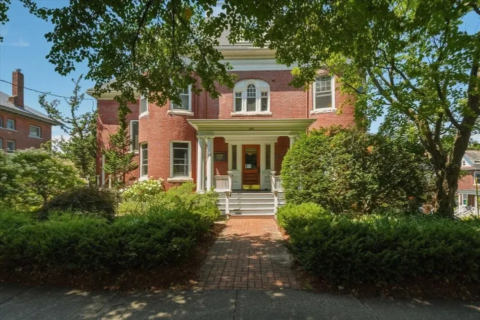 1 Bed 1 Bath Urban Residential Condo in Burlington, VT - 2