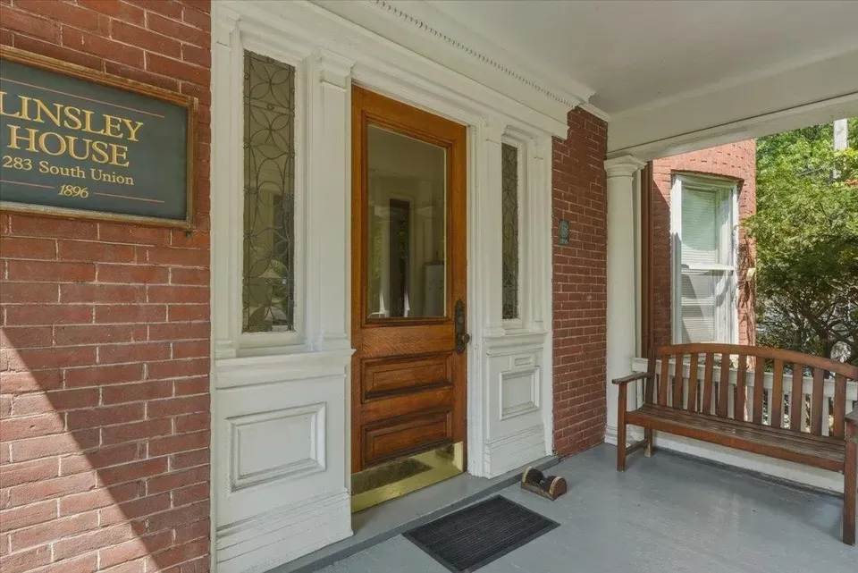 1 Bed 1 Bath Urban Residential Condo in Burlington, VT - 5
