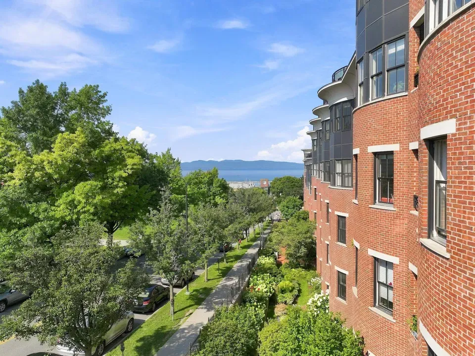1 Bed 1 Bath Urban Residential Condo in Burlington, VT - 2