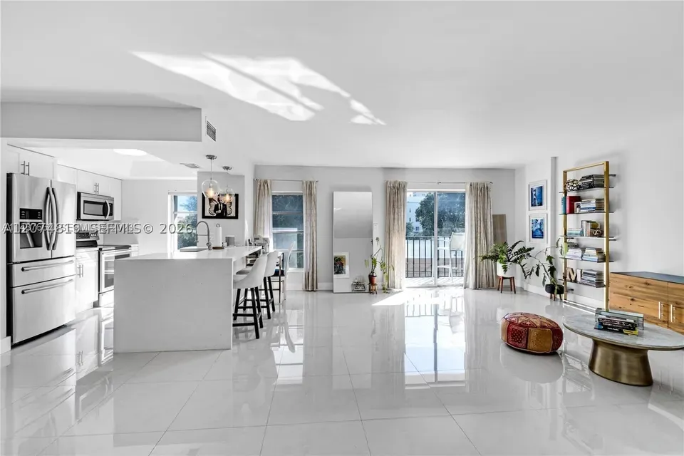 1 Bed 1 Bath Urban Residential Condo in Coral Gables, FL