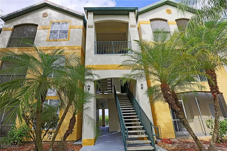 1 Bed 1 Bath Urban Residential Condo in Fort Myers, FL - 3