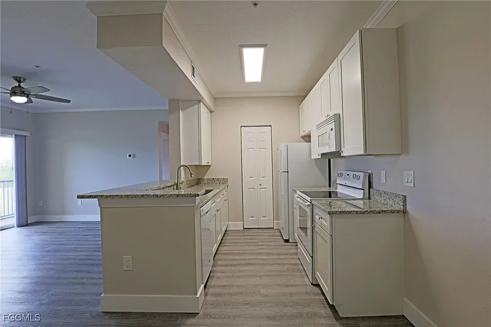 1 Bed 1 Bath Urban Residential Condo in Fort Myers, FL - 5