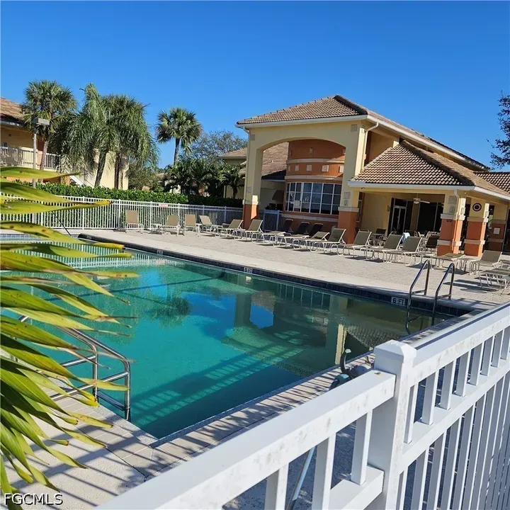 1 Bed 1 Bath Urban Residential Condo in Fort Myers, FL - 2