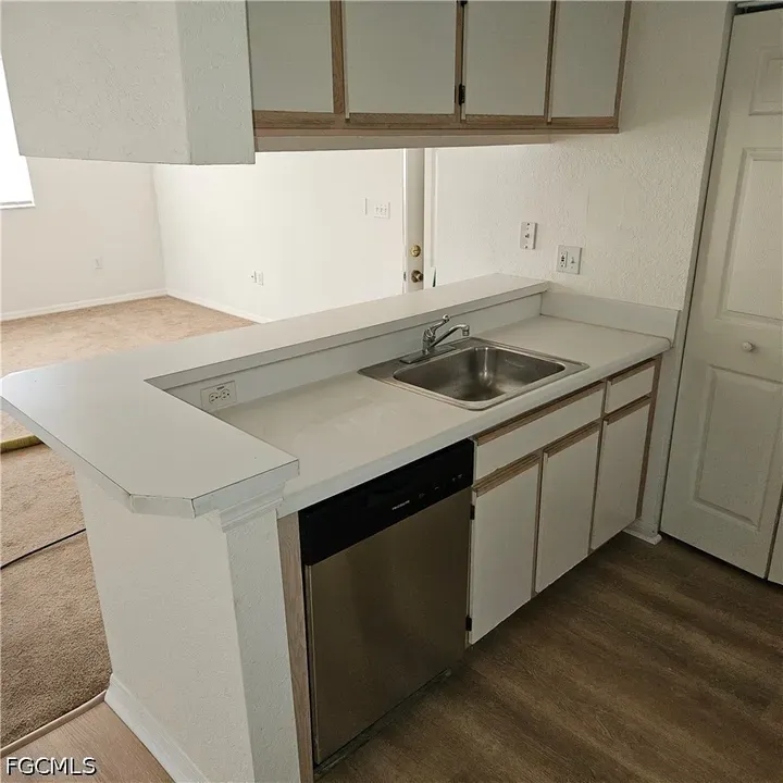 1 Bed 1 Bath Urban Residential Condo in Fort Myers, FL - 4