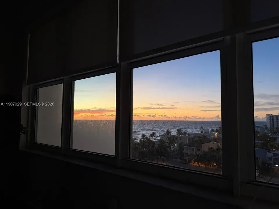 1 Bed 1 Bath Urban Residential Condo in Hollywood, FL - 3