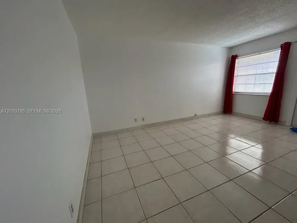 1 Bed 1 Bath Urban Residential Condo in Hollywood, FL - 5