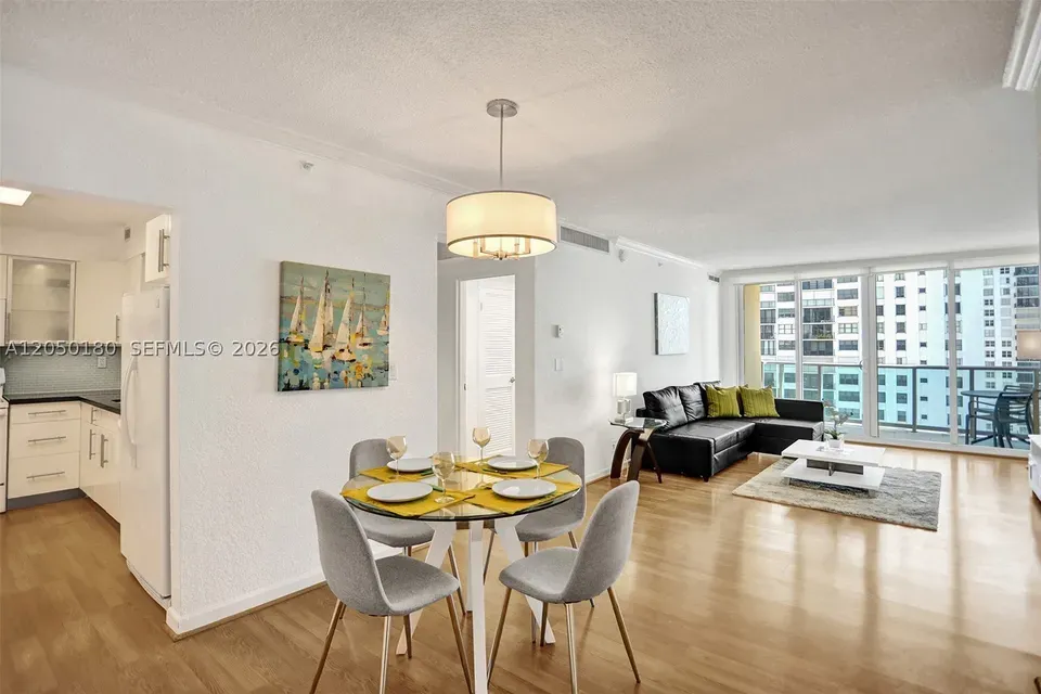 1 Bed 1 Bath Urban Residential Condo in Hollywood, FL - 2