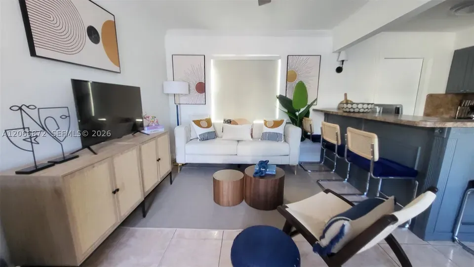 1 Bed 1 Bath Urban Residential Condo in Hollywood, FL