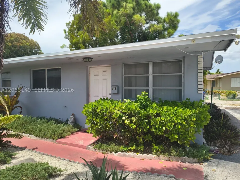 1 Bed 1 Bath Urban Residential Condo in Hollywood, FL