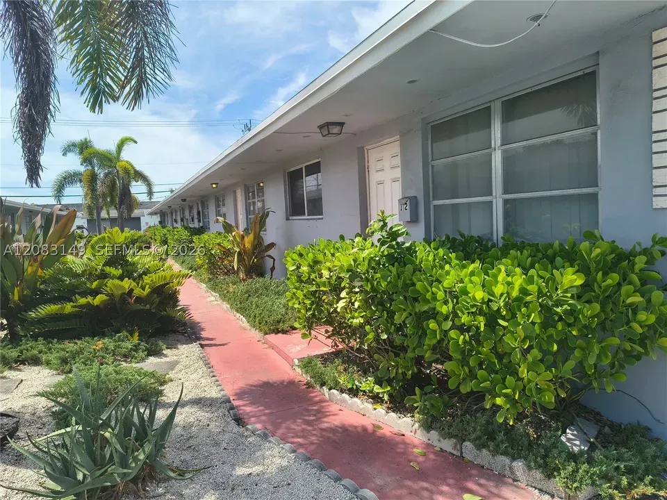 1 Bed 1 Bath Urban Residential Condo in Hollywood, FL - 2