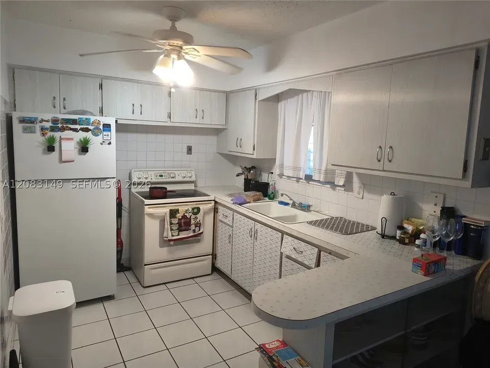 1 Bed 1 Bath Urban Residential Condo in Hollywood, FL - 3