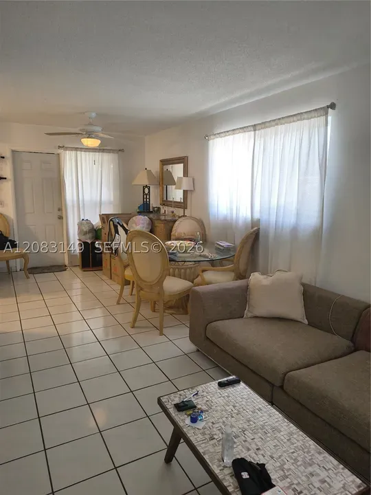 1 Bed 1 Bath Urban Residential Condo in Hollywood, FL - 4