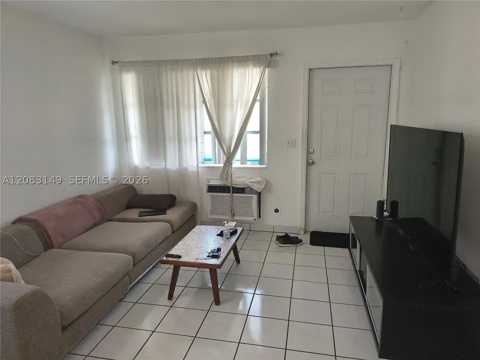 1 Bed 1 Bath Urban Residential Condo in Hollywood, FL - 5